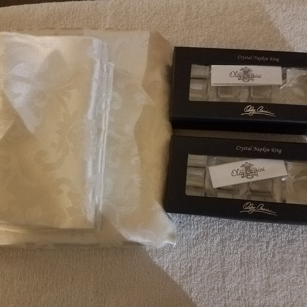 Better home tablecloth with/ napkin set of 4